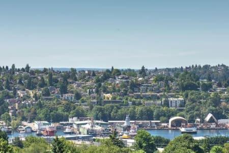 Fremont With Panoramic Views Near Woodland Zoo *