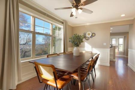 Fremont With Panoramic Views Near Woodland Zoo * Seattle