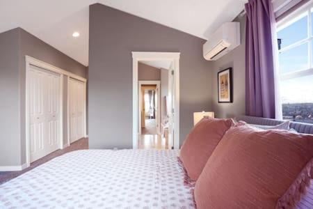 Fremont With Panoramic Views Near Woodland Zoo Holiday home *